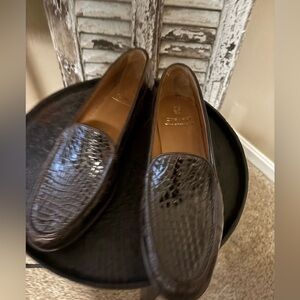 Gravati expresso croc embossed women’s loafers never worn